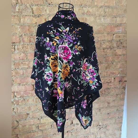 💐 Anthropologie Black Floral Scarf - Picture 2 of 11